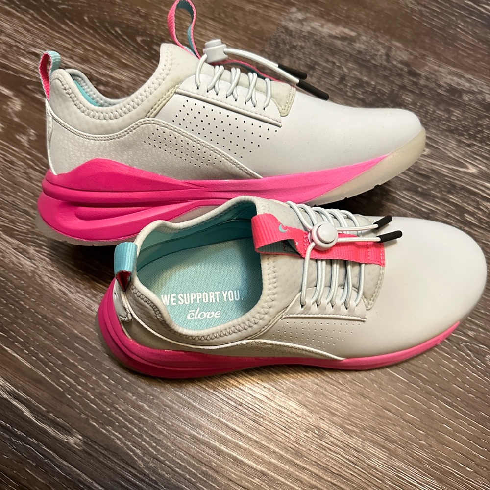 Cloves Healthcare Tennis Shoes